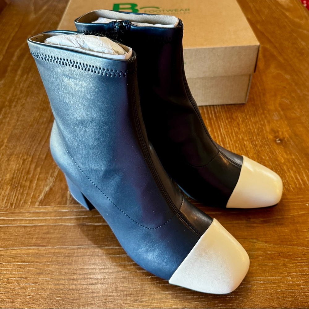 NIB navy & ivory BC Footwear Told Ya So short boots 8.5M - Picture 2 of 14